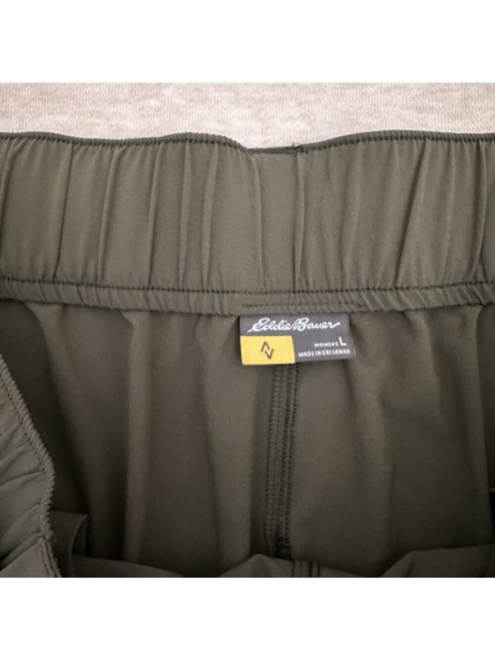 Eddie Bauer Sport Women's Size L US Green High Rise Elastic Waist Shorts - Picture 3 of 9